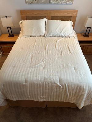 WOW! YOU'LL THINK YOU'VE GONE TO HEAVEN IN THIS QUEEN BED