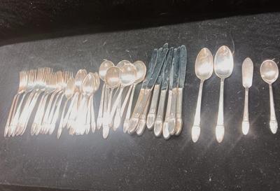 WM ROGERS SILVER PLATED 8 PLACE SETTING WITH EXTRAS