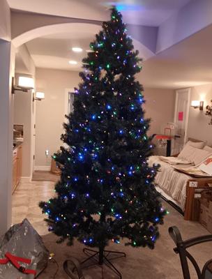 BEAUTIFUL COLOR OR WHITE 9 FT LIT TREE WITH STORAGE ROLLING BAG