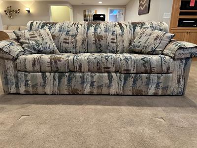 HOME ROOMS BY ENGLAND/CORSAIR HIDE A BED SOFA