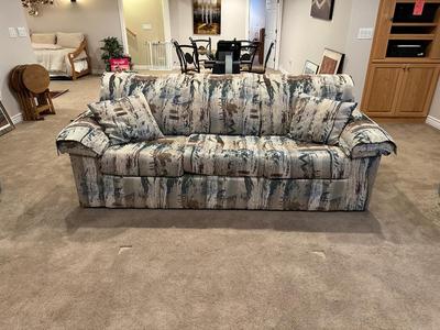 HOME ROOMS BY ENGLAND/CORSAIR HIDE A BED SOFA