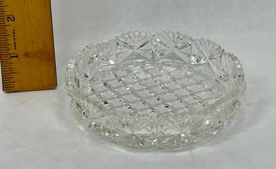 Small Round Cut Crystal Bowl Criss-cross Bottom Scalloped Sides 4