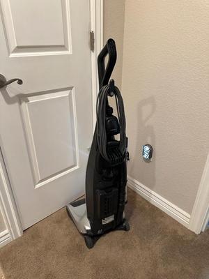 KENMORE ALL FLOORS VACUUM W/DIRT SENSOR AND HEPA FILTRATION PLUS REPLACEMENT BAGS