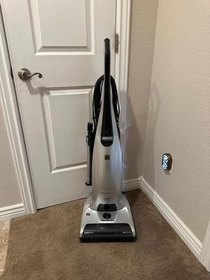 KENMORE ALL FLOORS VACUUM W/DIRT SENSOR AND HEPA FILTRATION PLUS REPLACEMENT BAGS