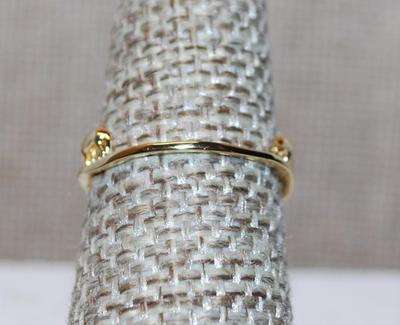 Size 7 "Noah's Ark" Style Animal Ring on an All Gold Tone Band (1.6g)