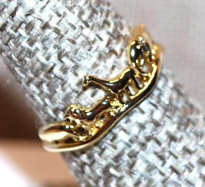 Size 7 "Noah's Ark" Style Animal Ring on an All Gold Tone Band (1.6g)