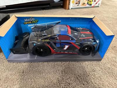 MAISTO TECH RC CAR
