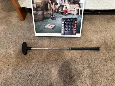 TIC TAC PUTT GAME WITH A PUTTER