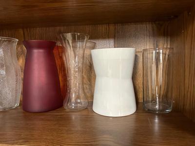 AN ASSORTMENT OF FLOWER VASES