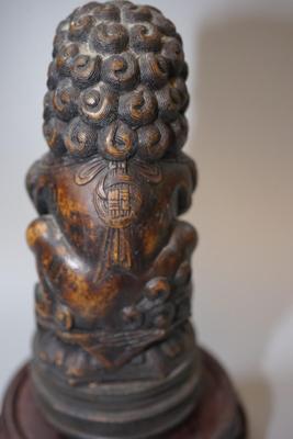 ANTIQUE CARVED WOOD CHINESE FOO LION ON PEDESTAL 8"