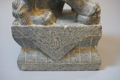 GRANITE FOO LION 8" ON PLATFORM