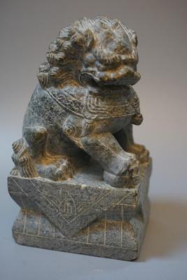 GRANITE FOO LION 8" ON PLATFORM