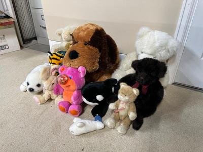 A VARIETY OF VERY CUTE, PLUSH ANIMALS