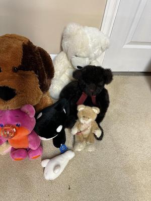 A VARIETY OF VERY CUTE, PLUSH ANIMALS
