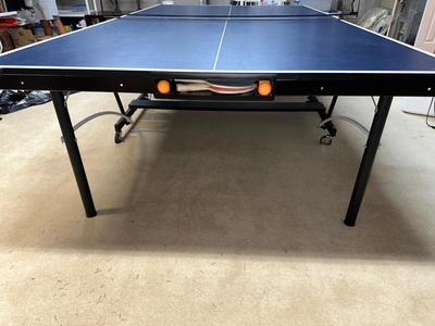 FOLDING PING PONG TABLE ON WHEELS WITH ALL ACCESSORIES INCLUDED