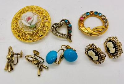 Costume Jewelry Lot - pins/brooches and earrings