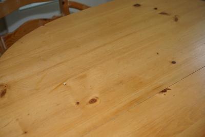 FRENCH COUNTRY STYLE PINE DINING TABLE WITH FOUR CHAIRS AND TWO LEAVES