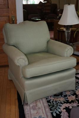 PENNSYLVANIA UPHOLSTERED SIDE CHAIR