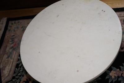 CONTEMPORARY WROUGHT IRON METAL MCM STYLE BASE POLISHED ONYX TOP ROUND OCCASIONAL TABLE