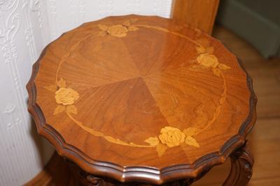 CIRCA 1940'S FRENCH PIERCED CARVED SKIRT FERN STAND OR OCCATIONAL TALBLE