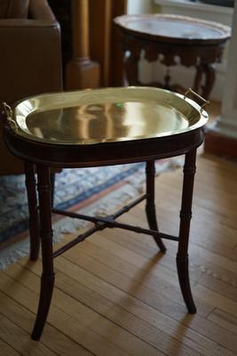 CLASSIC SIDE TABLE WITH HANDLED BRASS TRAY