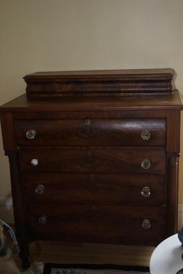 CIRCA 1860 BUTLERS STYLE CHEST IN FLAME MAHOGANY / SANDWICH GLASS CO. KNOBS.