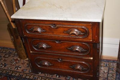 19th CENTURY THREE DRAWER CARVED PULL WITH WHITE MARBLE TOP BUREAU