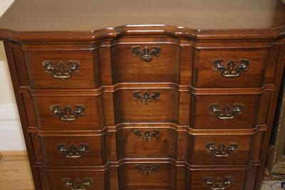 FOUR DRAWER TRADITIONAL STYLE BLOCK FRONT CHERRY CHEST OF FOUR DRAWERS