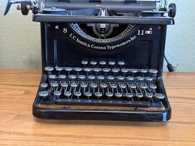 L.C. SMITH & CORONA ANTIQUE MANUAL TYPEWRITER