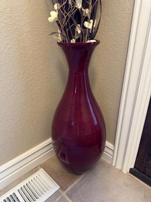 FLOOR VASE W/DRIED FOLIAGE AND AN ACCENT RUG