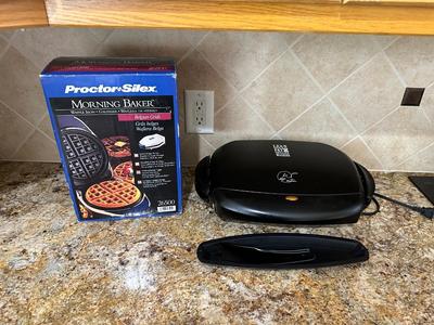 LARGE GEORGE FORMAN AND PROCTOR-SILEX WAFFLE MAKER