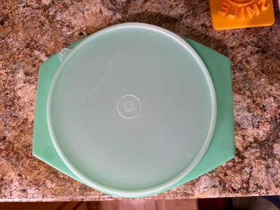 FOOD STORAGE CONTAINERS AND TRAVEL CUPS