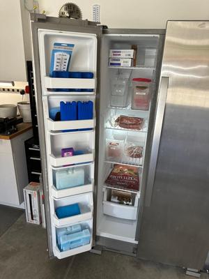 WHIRLPOOL SIDE BY SIDE STAINLESS STEEL REFRIGERATOR 25 CU FT