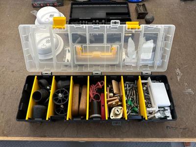 7 1/4 SAW BLADES, WOOD PLANE, CRAFTSMAN DRIVER LIGHT & HARDWARE IN A CASE