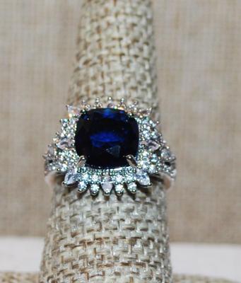 Size 7¼ Very Deep Blue Square Cut Stone Ring in a "Crown" Style Setting with Full Surround on a Silver Tone Band (5.3g)