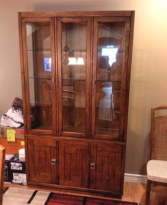 LIGHTED DREXEL WOODBRIAR MID-CENTURY HUTCH