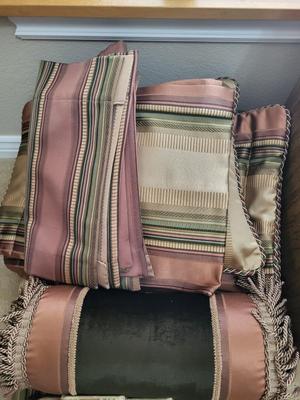 COMPLETE QUEEN SIZE BEDDING & CURTAINS