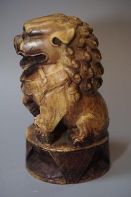 ANTIQUE CHINESE CARVED FOO DOG OF 6" IN HEIGHT