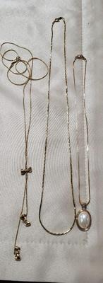NECKLACES, BRACELET AND 2 PINS