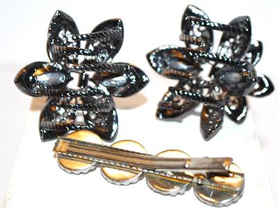 3 Barretts Collection -- 2 Flower-Like Snap Style (1½" x 1½") & 4 Pearls Style (2½" L)