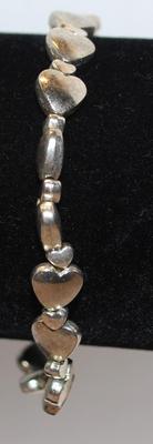 Expandable Silver Tone Hearts Bracelet 6"