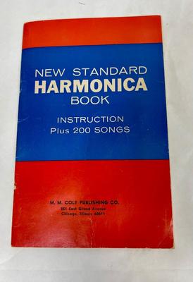 Vintage Harmonica Book - Instructions plus 200 songs