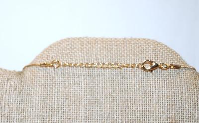 Cranberry Red PENDANT (1½" x ½") and Matching Earrings (1½" x ¼") Set on a Gold Tone Necklace Chain 18" L