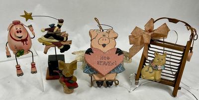 Vintage Collectible Pig Piggy Lot - signs, decor, bottle stopper, Christmas Figure