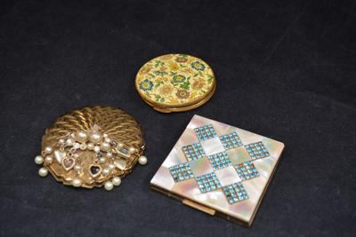 Lot of Vintage Cosmetic Compacts