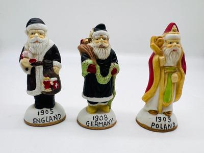 Santa across the world lot of 12