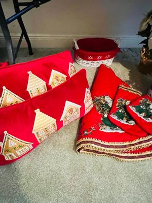 Christmas Table Deal~ Thomas Kincaid, Cracker Barrel & More