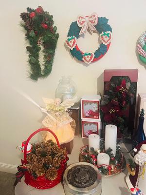 Christmas Table Deal~ Thomas Kincaid, Cracker Barrel & More