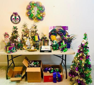 MARDI GRAS Table Lot
