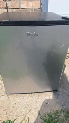 Whirlpool dorm refrigerator